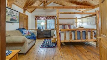 4 bedrooms, desk, iron/ironing board, travel crib