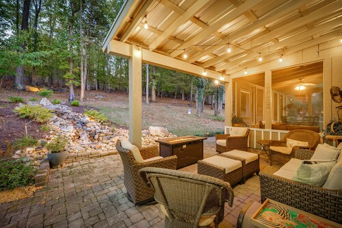 The Triple Porch Retreat, Rustic Cabin @ BooneLake