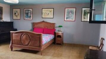 4 chambres, fer et planche Ă  repasser, Wi-Fi, draps fournis