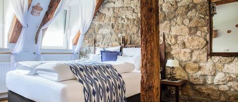 Habitación | Caja de seguridad en la habitación, cortinas blackout y insonorización