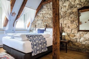 Large Double Room | In-room safe, blackout drapes, soundproofing, iron/ironing board