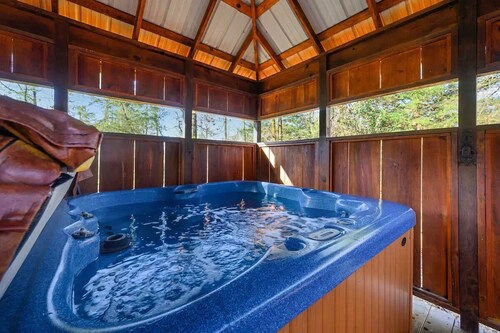 Robin’s Nest – Cozy Broken Bow Cabin with Private Hot Tub