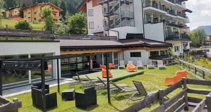 Active Alm Hotel