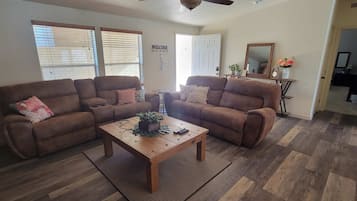 Televisión, videojuegos y tenis de mesa