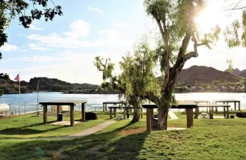 Parker Strip pool house with game room!