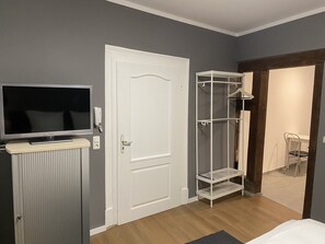 1 室のベッドルーム、WiFi