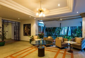 Lobby - RCG Suites Pattaya (Pattaya)