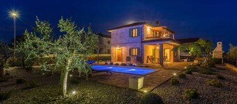 Rustic Villa BELLAMARE with pool