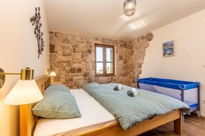3 habitaciones, wifi gratis y ropa de cama 
