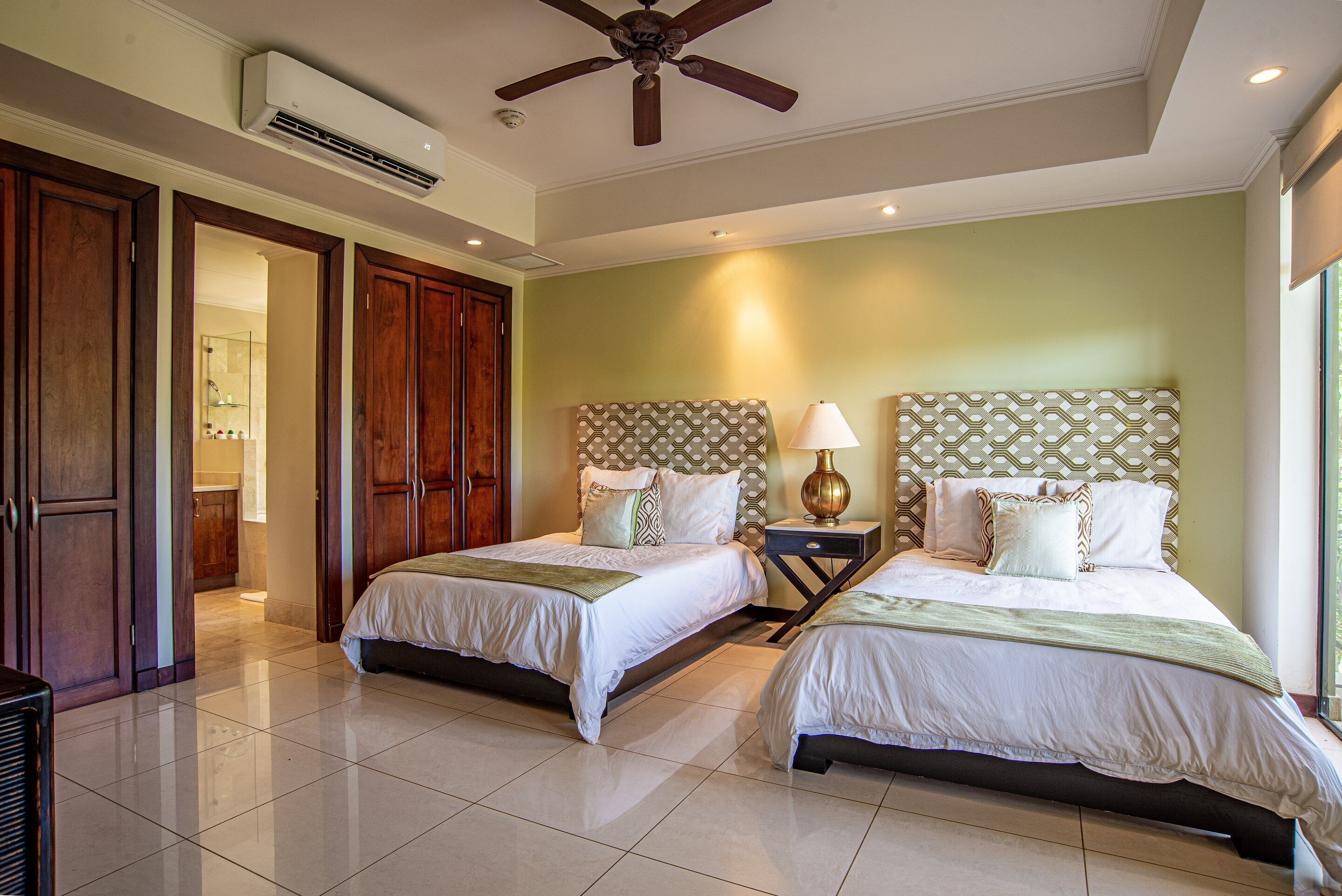 Carao T5-2 - Luxury Condo Adults Only | Individuelt dekorert, individuelt innredet og strykejern/-brett