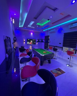 Game room - Why have little when you can have it all?! (Sagamu)