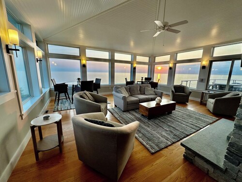 Paradise on the Rocks - York Oceanfront