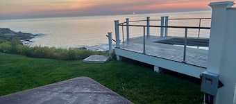Paradise on the Rocks - York Oceanfront