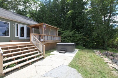 ❤️Private Sandy Beach Waterfront Cottage w/ Hottub❤️