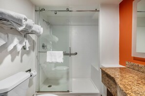 Deluxe-Suite, 1 King-Bett und Schlafsofa, Nichtraucher, Küche | Badezimmer | Badewanne, Haartrockner, Handtücher
