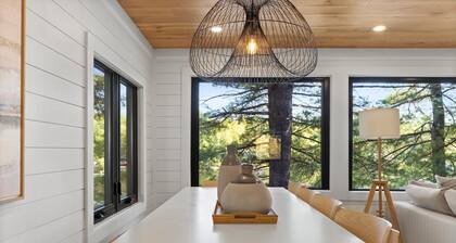 Cute 3+1 bed, 1bath, newly renovated cottage, Lake Muskoka, Sauna, Boathouse!