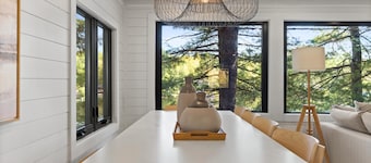 Cute 3+1 bed, 1bath, newly renovated cottage, Lake Muskoka, Sauna, Boathouse!