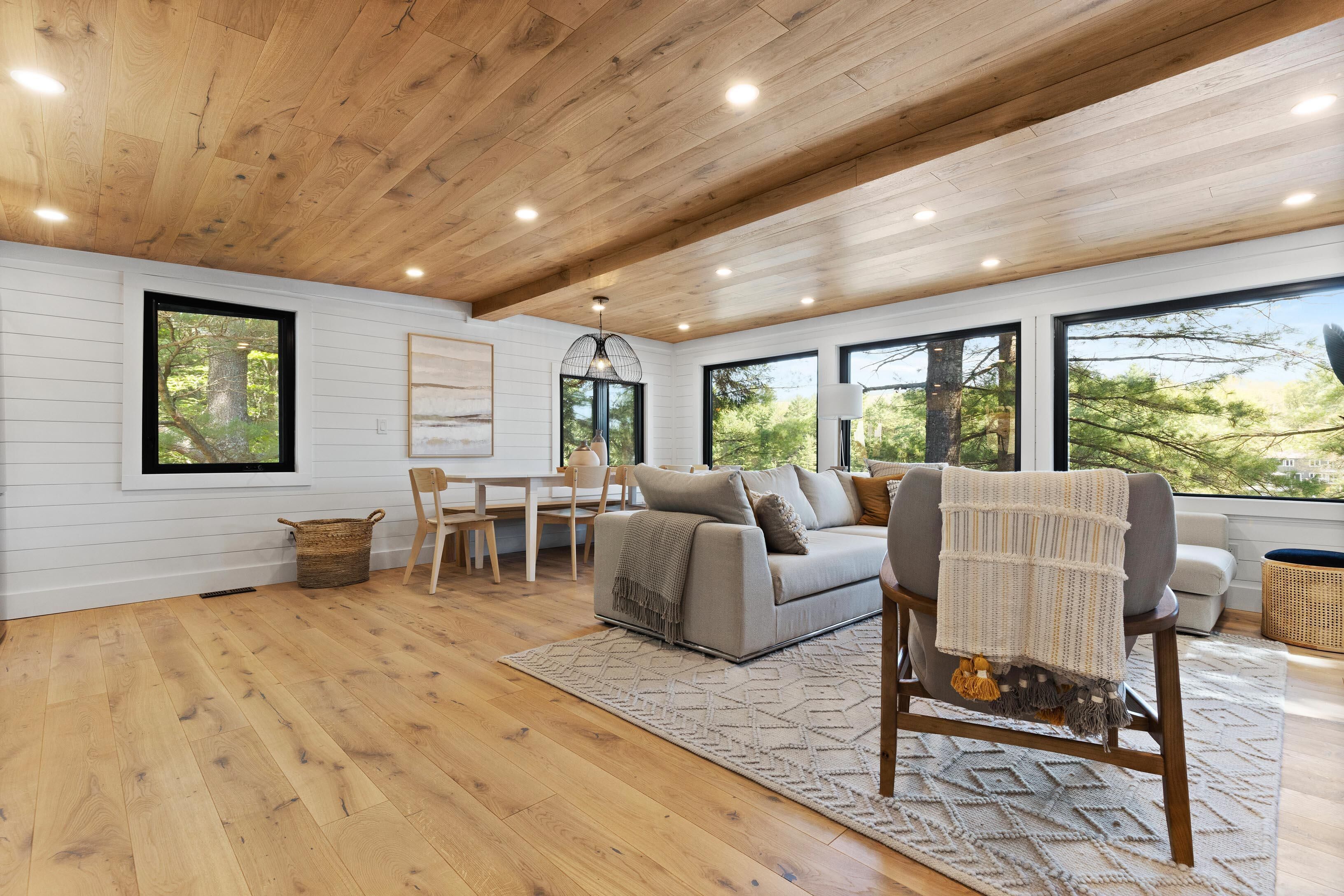 Cute 3+1 Bed, 1bath, Newly Renovated Cottage, Lake Muskoka, Sauna, Boathouse! - Bracebridge