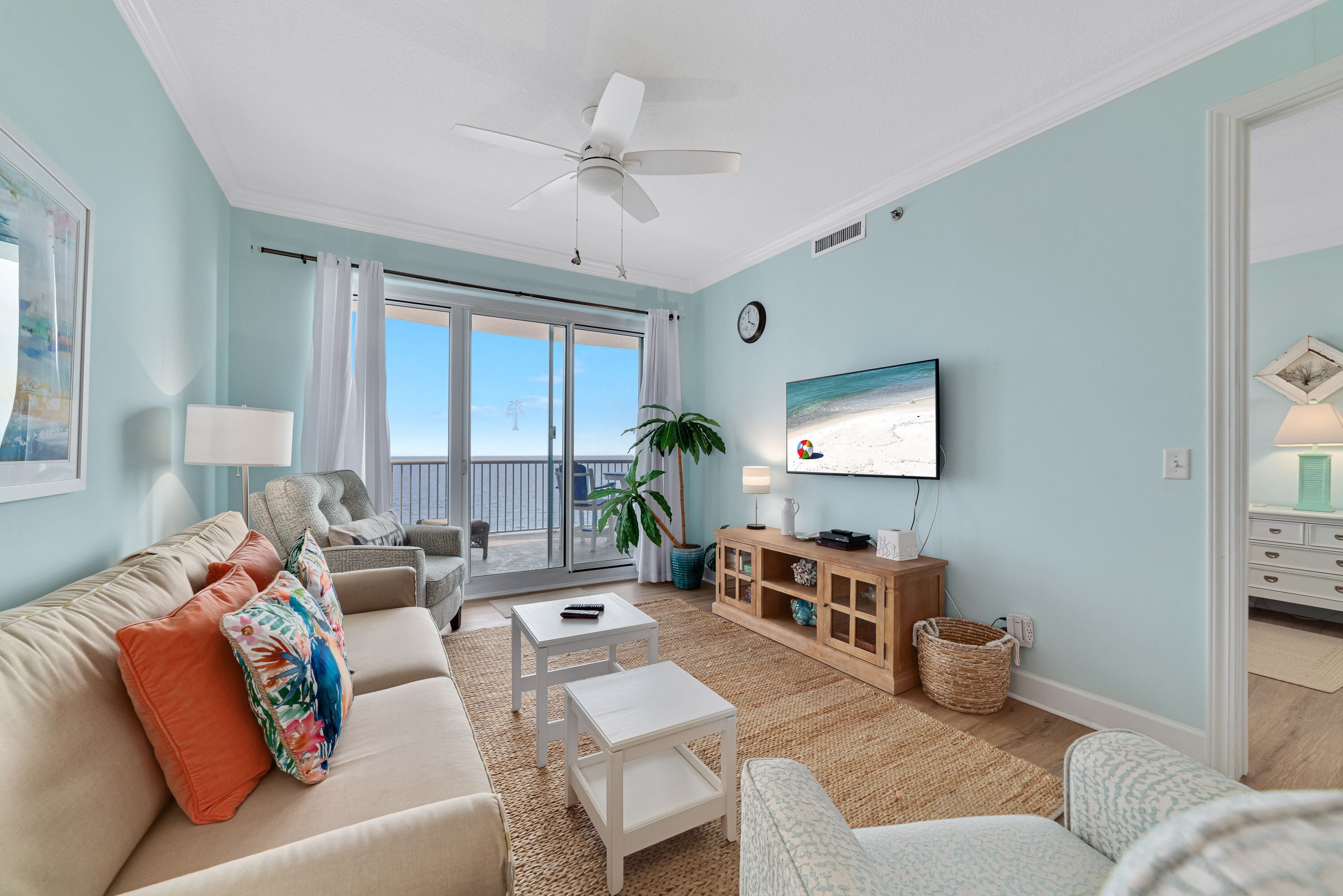ISLAND ROYALE P304 IS A TROPICAL PARADISE!
