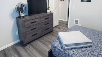 3 Schlafzimmer, Bügeleisen/Bügelbrett, WLAN, Bettwäsche