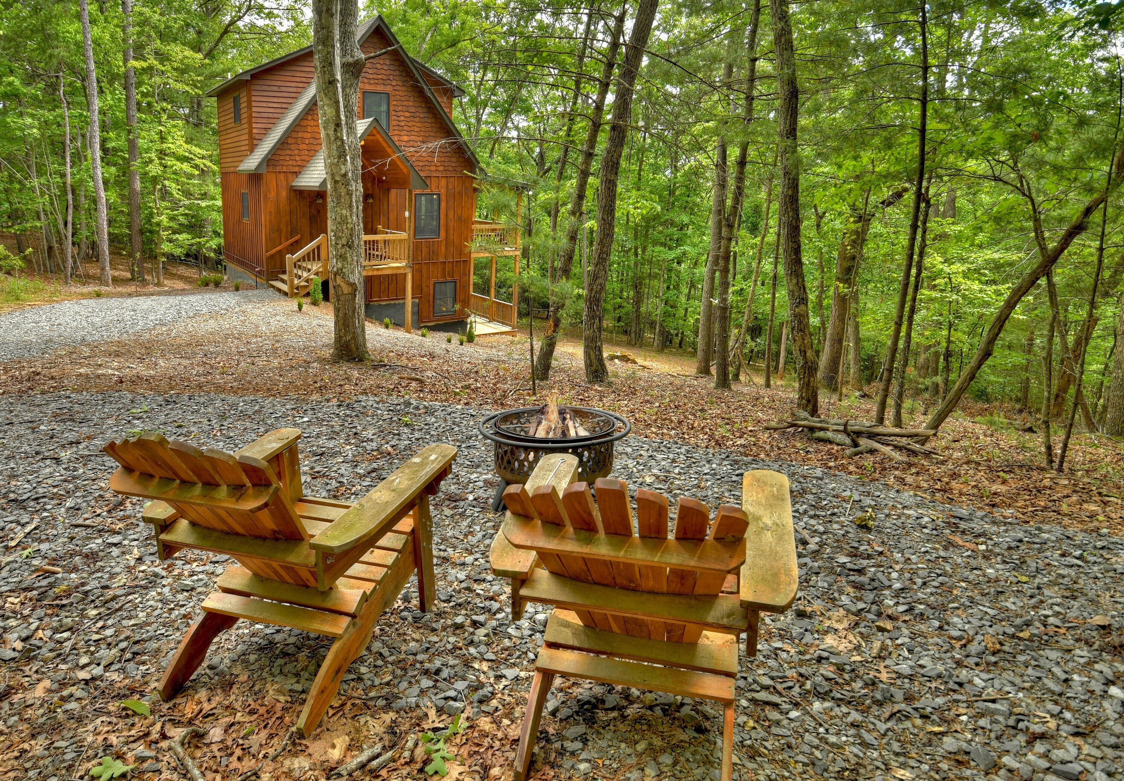 Scenic Cottage in the forest with hot tub!