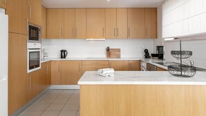 茶具/咖啡用具、冰箱、微波炉、烤箱