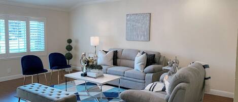 TV, fireplace, Netflix, streaming services