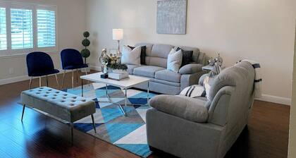 "Luxury: 4B/3B with Dual EnSuites, Parking, WiFI"