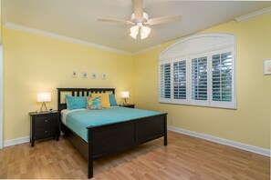 3 bedrooms, desk, iron/ironing board, travel cot