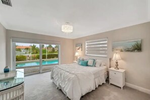 4 slaapkamers, een bureau, een strijkplank/strijkijzer, gratis wifi