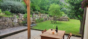 Outdoor dining - A cozy nest for a pair (Civitella Paganico)