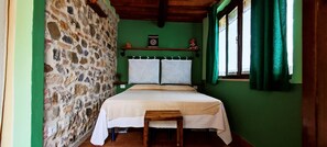 1 bedroom, iron/ironing board, travel cot, free WiFi
