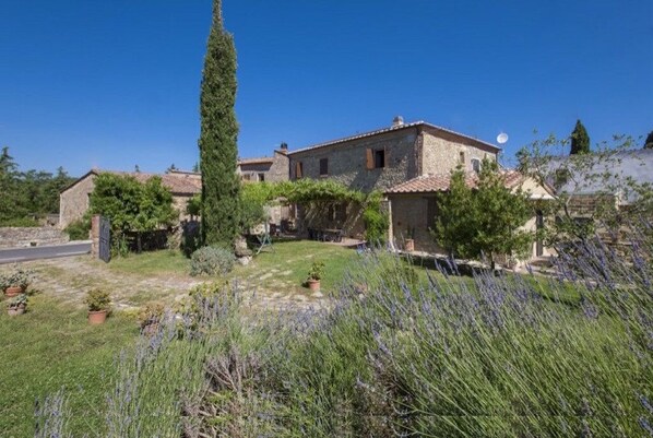 Exterior - A cozy nest for a pair (Civitella Paganico)
