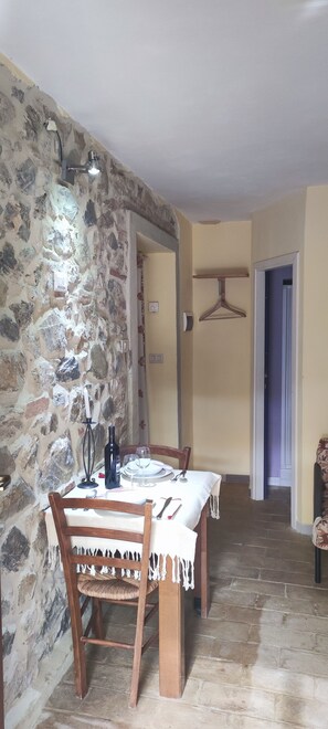 Dining - A cozy nest for a pair (Civitella Paganico)