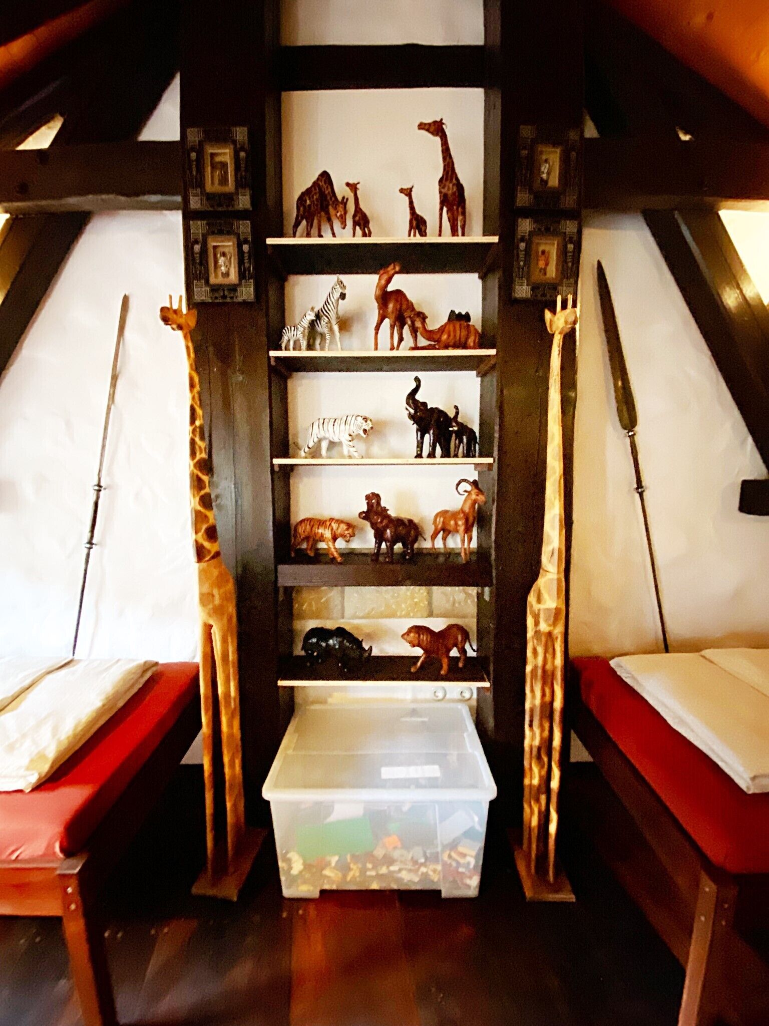 2 bedrooms, desk, iron/ironing board, travel crib