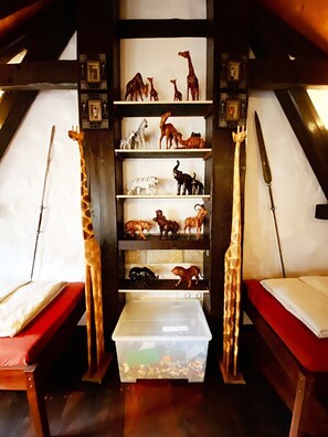 2 chambres, bureau, fer et planche à repasser, lit parapluie