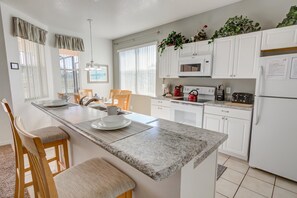 House, Multiple Beds (William's Calabay Parc Vacation Home) | Private kitchen