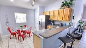 Ferienhaus, Mehrere Betten (Camiles Sandy Ridge Vacation Home) | Eigene Küche
