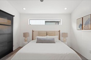 3 bedrooms, desk, iron/ironing board, WiFi