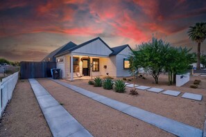 Exterior - Modern Home w/ Heated Pool (Phoenix)