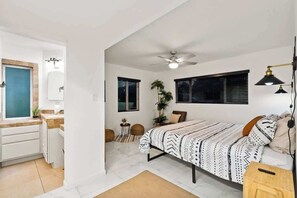 Desk, iron/ironing board, WiFi, bed sheets