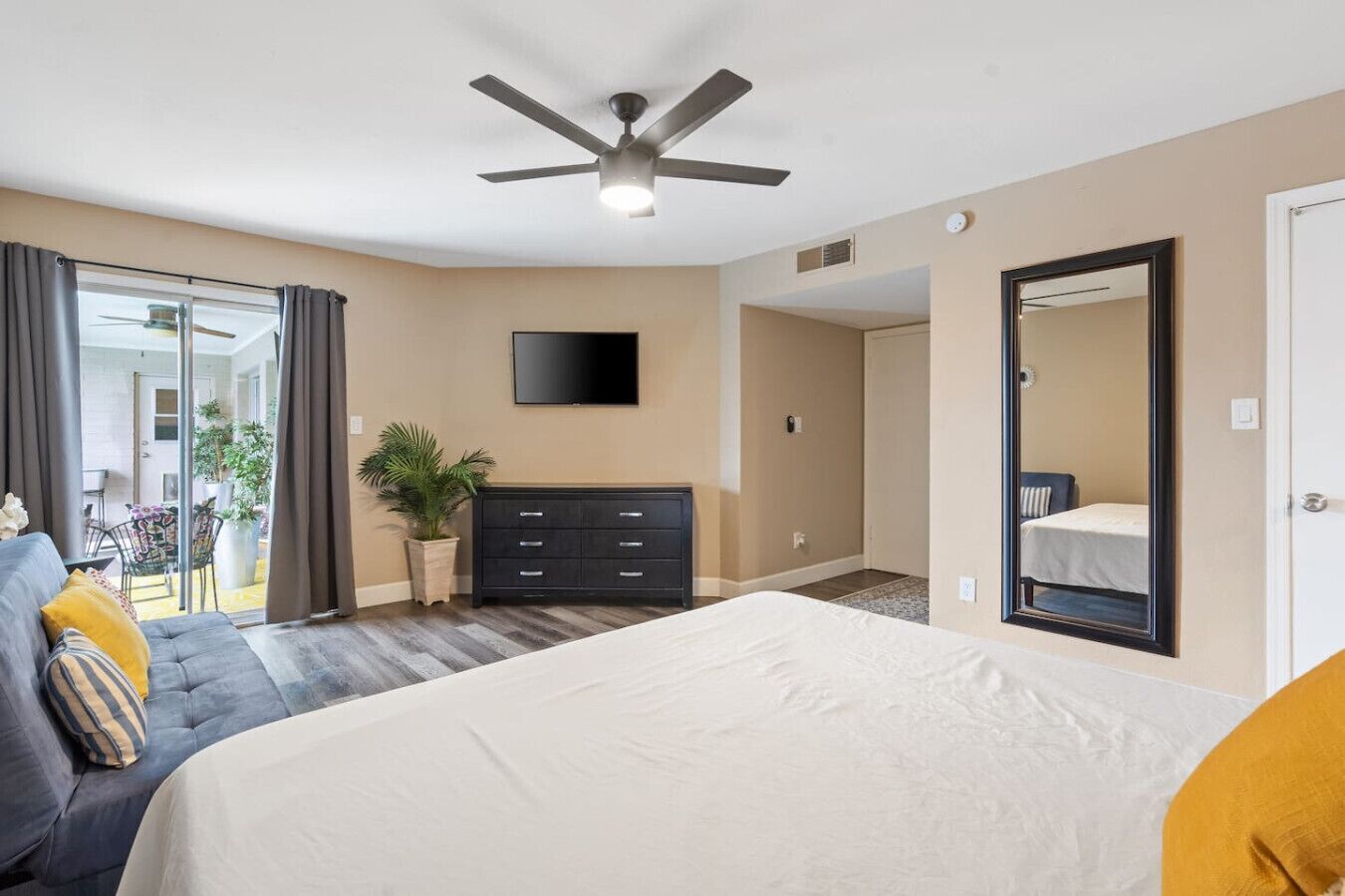 3 habitaciones, tabla de planchar con plancha y wifi 