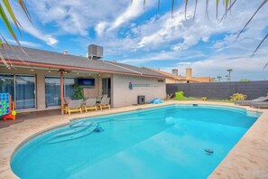 Pool - Glendale Getaway | Pool (Glendale)