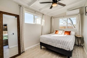 1 bedroom, desk, iron/ironing board, WiFi