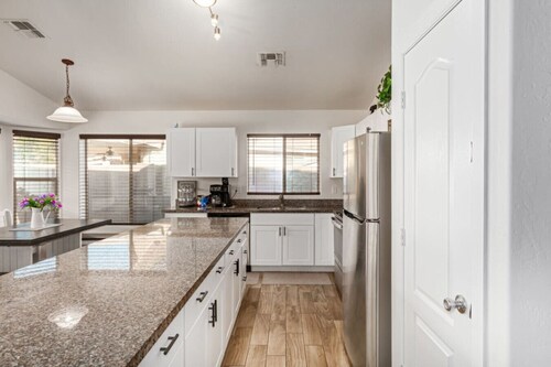Beautifully Decorated Home,Avondale,PrivatePool