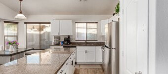 Beautifully Decorated Home,Avondale,PrivatePool