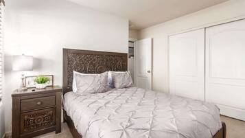 3 bedrooms, iron/ironing board, WiFi, bed sheets