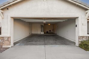 Property grounds - Beautifully Decorated Home|Avondale|PrivatePool (Avondale)