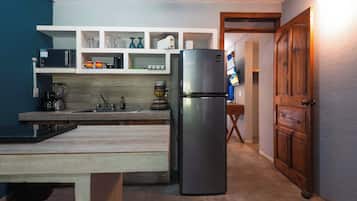 Microwave, coffee/tea maker, cookware/dishes/utensils