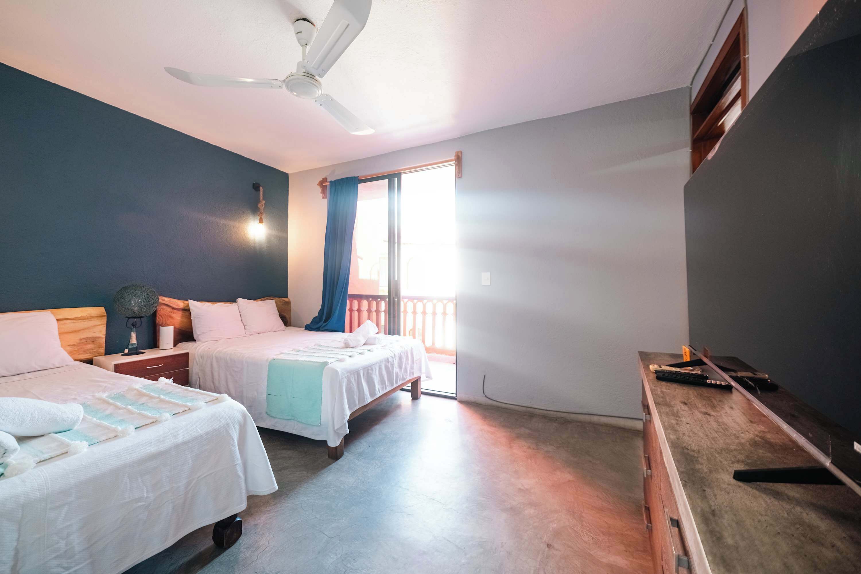 1 chambre, fer et planche à repasser, Wi-Fi gratuit, draps fournis